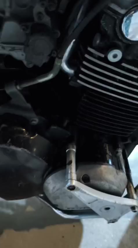 السلام عليكم سيبي للبيع  جيل ثاني ١٦والف دراجه سعره ١٥ وبي مجال والدراجه المكينه من جوه كفاله والي عنده مراوس عادي اراوس الشراي اتصل على الرقم ***********
