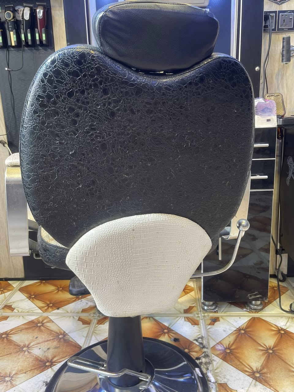 السلام عليكم كرسي للبيع 75الف مكاني بغداد الشعلة ***********
