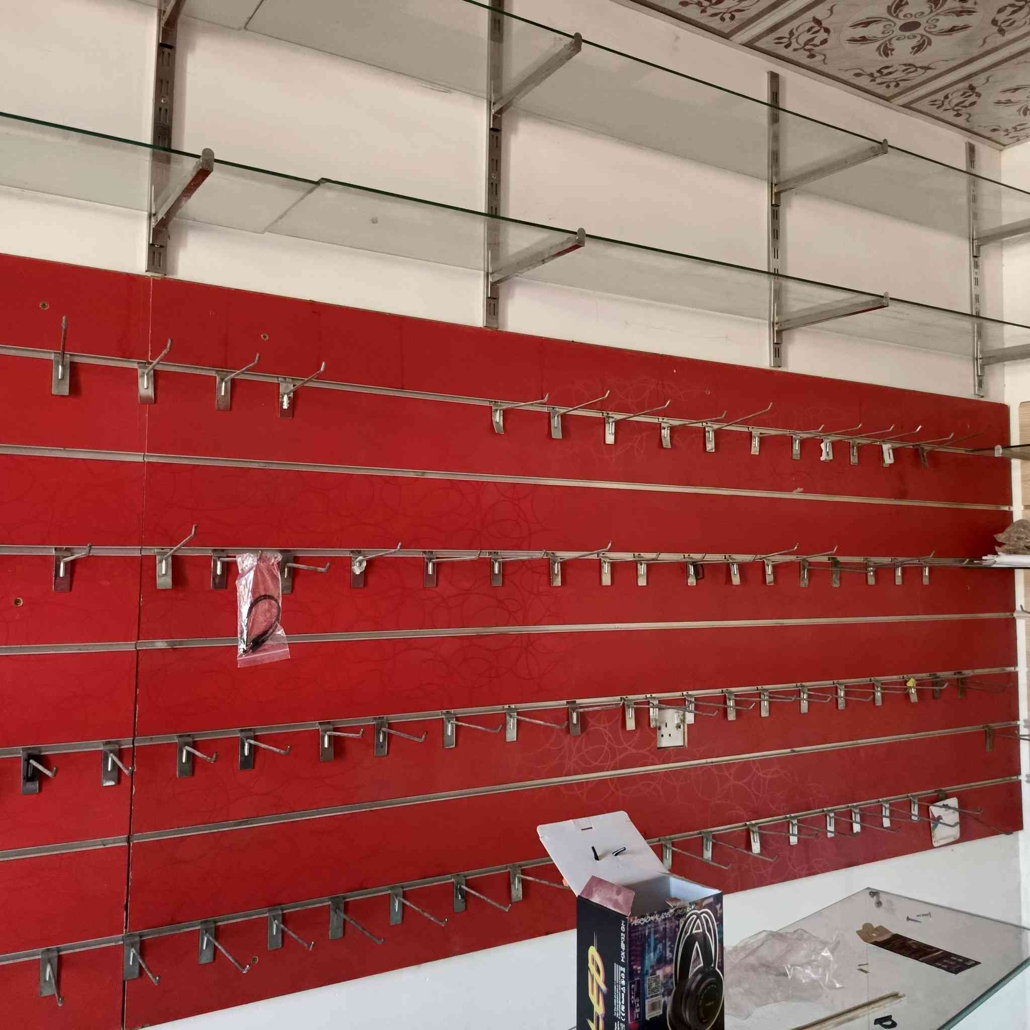 باترينات عدد اربع للبيع للستفسار اتصل عله رقم ***********
