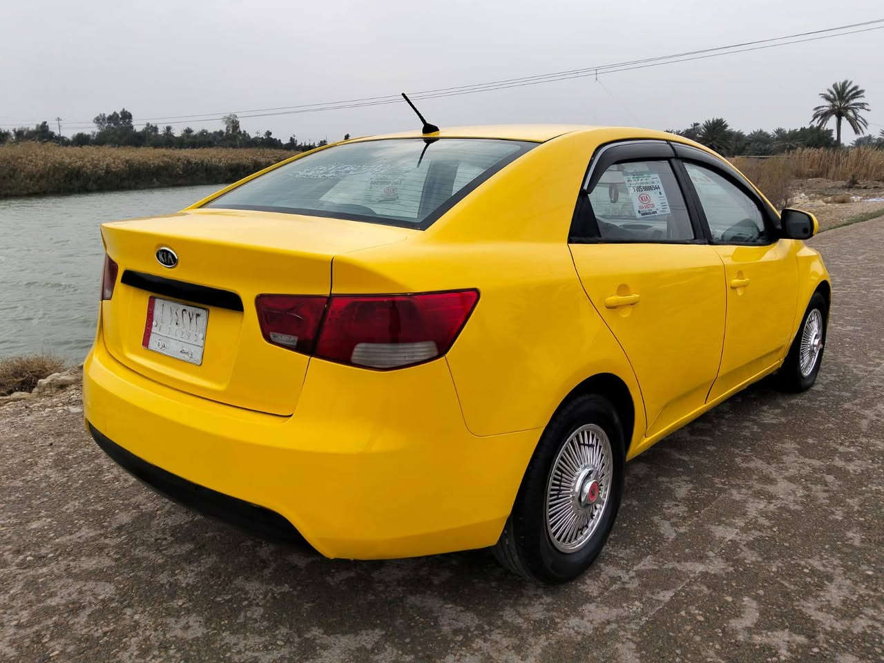 كيا سيراتو موديل 2012 رقم واسط  تحويل مباشر سنوية للـ28 مصفرة هيئة وغرامات محرك 1600 محرك وكير خيرمنالله تبريد شغال تخم تاير جديد حدادية امامي وخلفي جديد صبغه جديده شاشه جديده سيارة جاهزه للعمل بس بيع اتصل السعر 76  للأستفسار اكثر (***********) عنواني واسط
