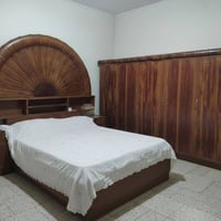 غرفة خشب • كنتور ٥ أبواب • فيها مجال