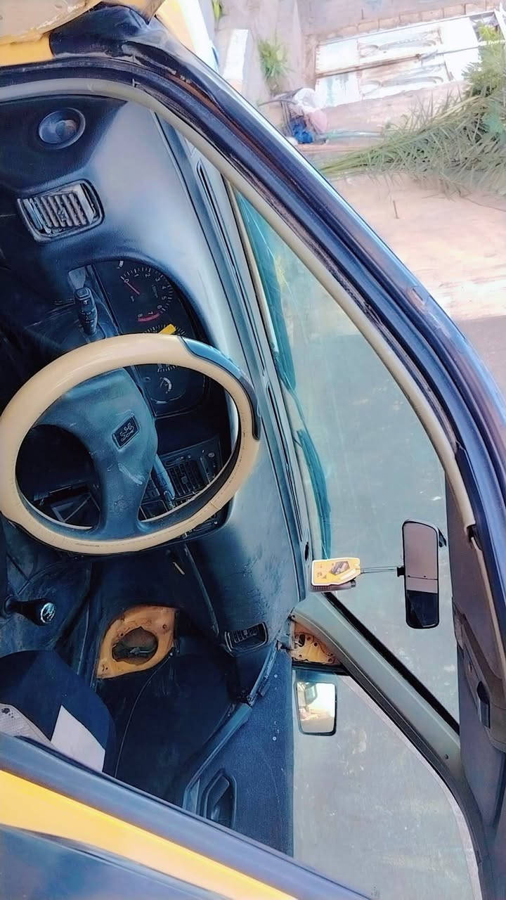 السلام عليكم سياره بيجو 405 سياره جاهزه مكينه وكير شرط
السعر 20 مكان السياره الناصريه مركز
رقم الهاتف ***********
