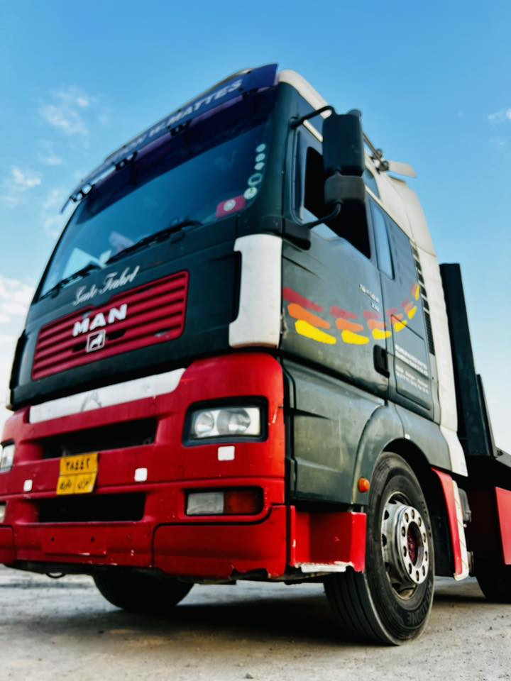 سلام عليكم
مان للبيع موديل2002TGA

محركه 460خير من الله 

كير فيتيس دهن 

تانكي كاز 780لتر 

صندوك عده 

صوبه /تدفئه /تبريد /مسجل دمام كلها شغاله 

تخم تاير راس وعربانه كله موديل25

دواخل نضاف مثل بل صور 

عربانه ساف بنز تخم لافطر ولا عواج عربانه سصحه خشب تخم نشره وبك لايت 

سياره صرفت عليها هواي جاهزه كبل للشغل سنويه نافذه لل22 راعيها موجود وكاله وتحويل بسم كردي صاحبنه 

مامتواجد عل فيس فقط رقم 

هـ ***********ابراهيم
