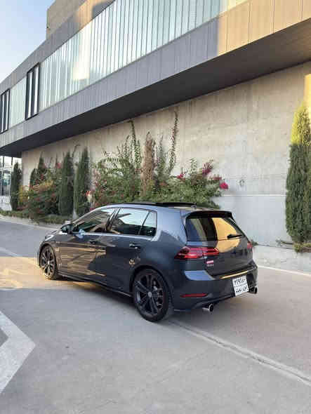 السلام عليكم 
كولف gti 2018

ماشية 75,000كيلو متر 

 السيارة خليجية مو وارد

كلين مابيهة صبغ لا بارد ولا حار ولا pdr  

بصمتين بلاد 

شاشة جبيرة  apple car play

عداد فول دجتل انتراكتف ( يعني تعدل علي براحتك ) 

كشنات جلد اسود وترم احمر وية الخارج 

 تدفئة وبيها ميموري

دخول ذكي

هاند بريك بصمة 

Auto stop 

Auto hold   

وضعيات قيادة 

soft 

normal 

sport 

eco

individual 

ويل حجم ١٨  مميز وبكج خاص بالسيارة السيارة ما ناقصها برغي  اني كلش مداريهة ومال جناية 

اني طلعتهة من المعرض صفر 

تاريخ الصيانة مالتهة عندي من اول يوم لحد هسة ممحطوط بيهة قطرة دهن 

اذا مو موتل وقطرة بانزين اذا مو سوبر

السيارة عليها تزويد كامل  

استيراد خاص من امريكا الي يشهد الله

ستيج ٣

turbo upgrade

downpipe

air intake 

 radiator upgrade 

blowoff valve 

cobb tuner

eqt stage 3

discharge pipe

dsg tune

e30 tune

وكل غارضها الاصلية موجودة 

تريد السيارة بالتزويد او تريدها بدون التزويد اني حاظر

للأستفسار :***********
شباب عذروني من البوست بس والله مابيع واشتري سيارات  هاي سيارتي الخاصة دابيعهة واول مرة انشر ع النت ف ارجو المعذرة لان ما ذاكر السعر 

اخوان السعر 17500$
