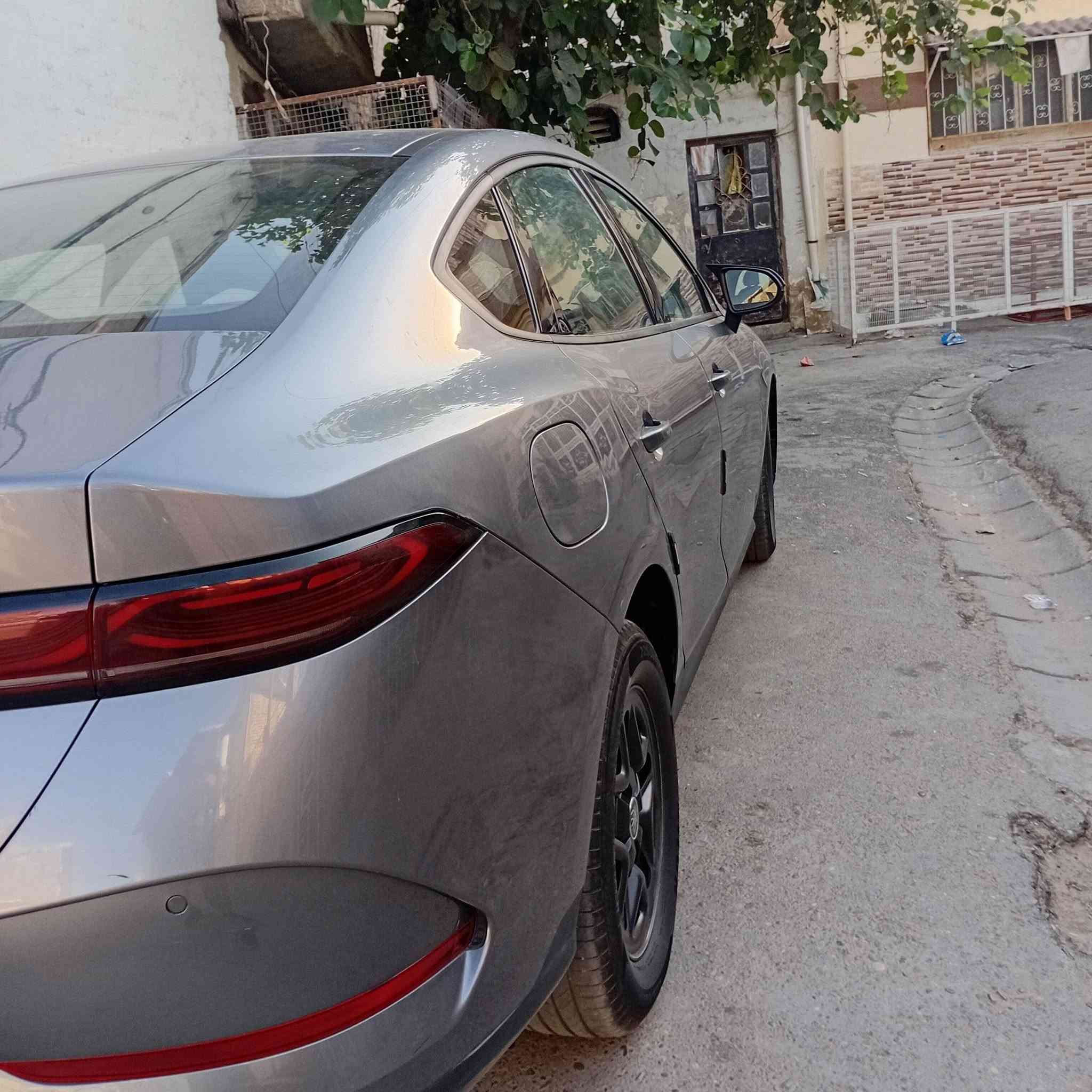 من رخصة الادمن 
سلام عليكم 
عندي BYD
جن بلاس للبيع 
رقم بغداد
نص فول 
ماشية على EV12000 و على الHEV16000
السعر ب الخاص 
هذا الرقم ***********
بي واتساب
