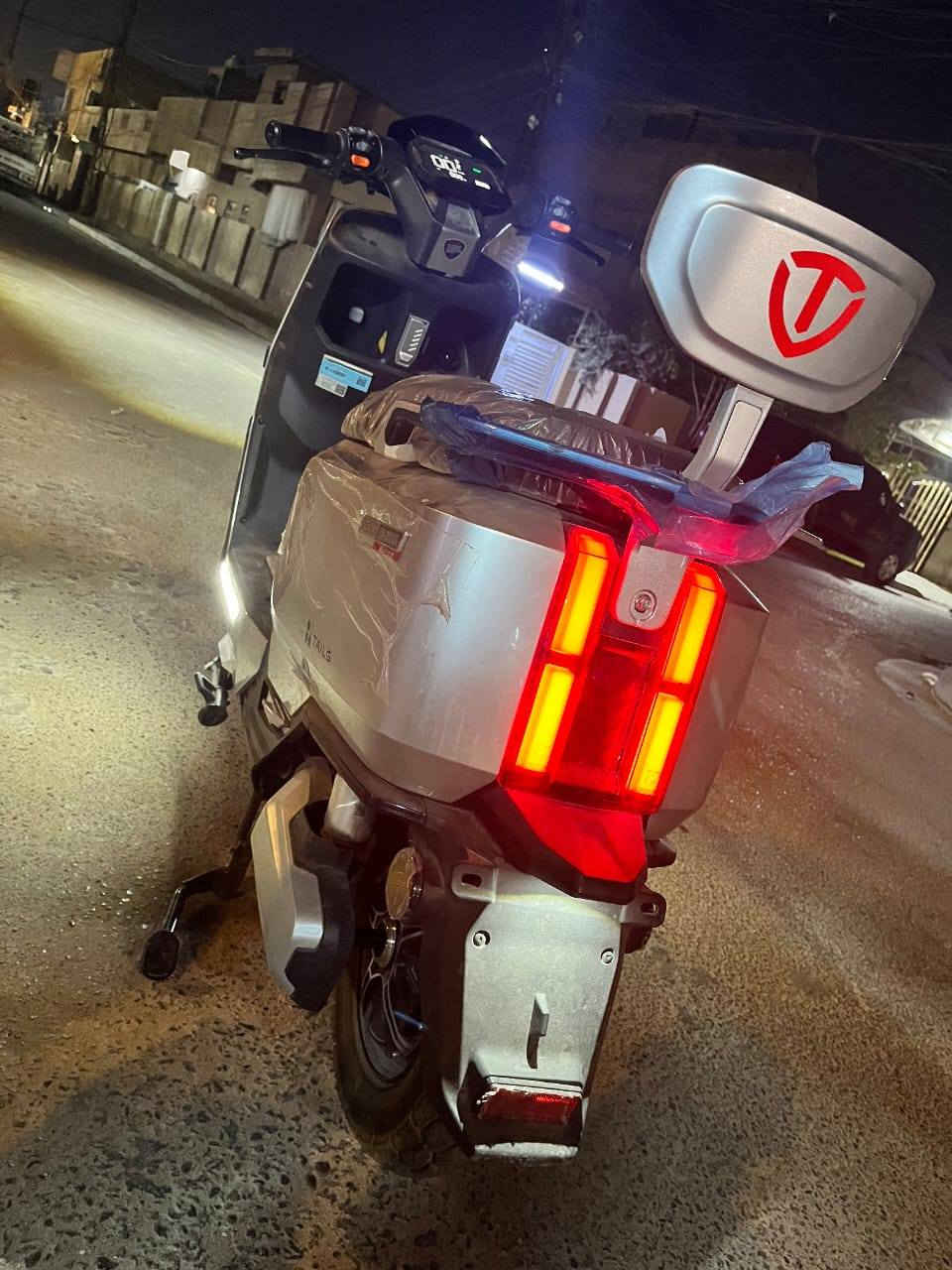 السلام عليكم دراجه شحن شركه طالج نظيفه حيل كامله سعرها 900 وبيها مجال مكاني شهداء البياع الرقم  ***********
