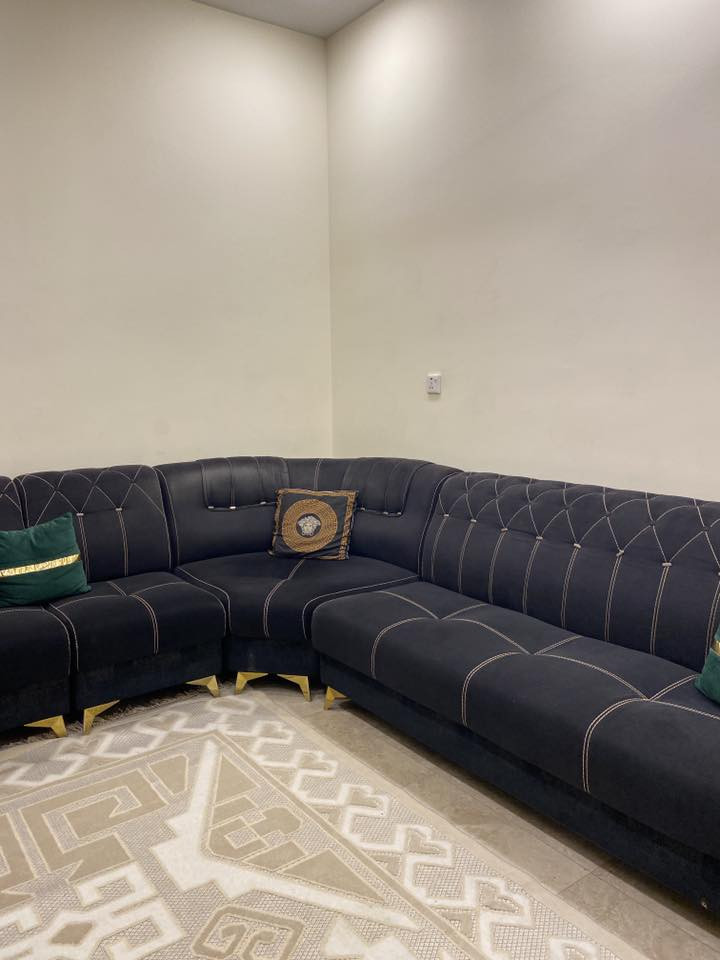 ديوان تركي للبيع قياس 6 متر 8 مقاعد نضيف وقوي من الحافظ الي  بالكراده شتريته بمليون و200 ابيعه بـ 600 وبي مجال 

للاستفسار ***********
