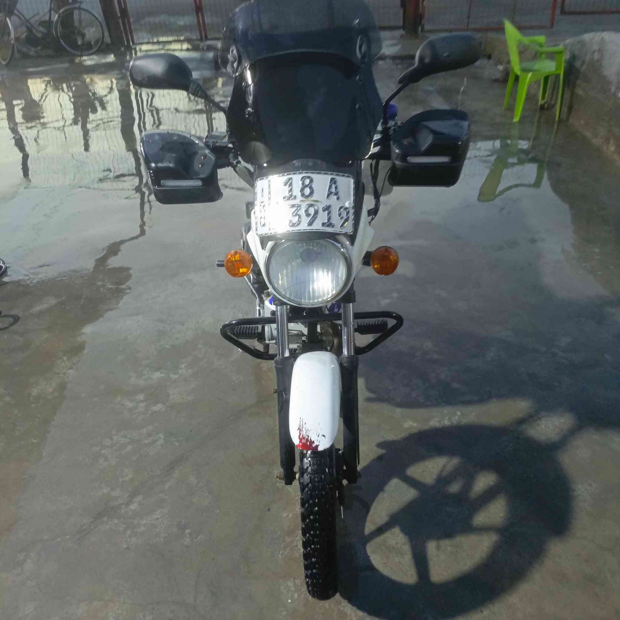 🚨 للبيع دراجة بوكسر موديل 2023 🚨
✔ سنوية
✔ مكينة مفتوحة تجفيت شركة
✔ حالة ممتازة جداً
✔ جاهزة للاستعمال وما تحتاج أي مصروف
💰 السعر: 2500 وقابل للنقاش للجادين فقط
📞 التواصل  أو اتصال.***********
ملاحظة: الدراجة نظيفة جداً واللي يريد دراجة مرتبة لا يفوتها. 🚀
