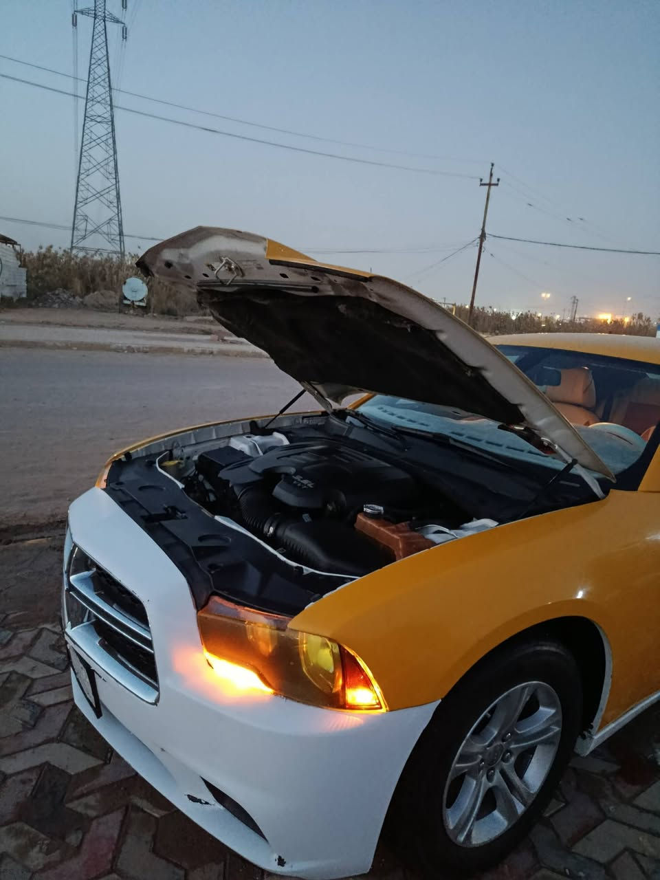 سلام عليكم للبيع جارجر موديل 14 بسمي كندي جاملق وبنيد سياره جاهزه على اخر حبايه من كلشي مكينه كير اكسن هيمي حداديه جديد تايرات جدد باتري جديد ***********
