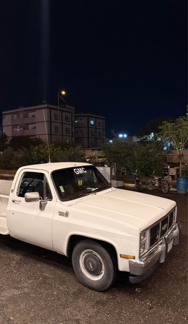 سلام عليكم يا الله للبيع   ونيت شفرليت بيكم1979رقم بغداد راعيها بل بصره تحويل ثاني يوم معمرا قبل فترا  مكينه305
كير عادي تلث نمر كير جديد مكينه بيها بدايه خيط خاليه من الضربات  حداده كهربائيات كلها تمام تخم تاير باتري جديد جاهزه السياره مكاني البصره السعر48 مجال لاستفسار ‭0773 837 7863‬ الزبير, البصرة
