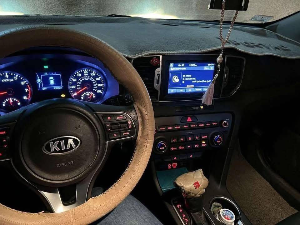 السلام عليكم سبورتج 2018 وارد امريكي للبيع ماشية 47000م  مواصفات Lx
شاشة كبيرة كامرة خلفية تحكم استيرن تدفئة وتبريد بالكشنات كشن السائق كهرباء وبعد موصفات اخرى  صور الحادث بالمنشور الجاملغ الأيمن بي بارد وبيهه بالعراق ابو دراجة ضرب باب السايق ومصبوغ 
سعرهه 155  وبيهه مجال بسيط مكاني بغداد البلديات رقم الهاتف ***********
