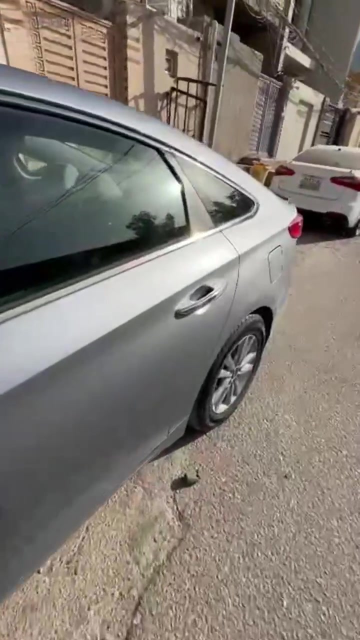 سلام عليكم سوناتا وارد امريكي ضربته شوفت عينك جاملغ امامي فقط  سياره ماعايزه شي خير من الله موديل 15 سعر 108 وبيه مجال  شراي تصال عل رقم 
***********
