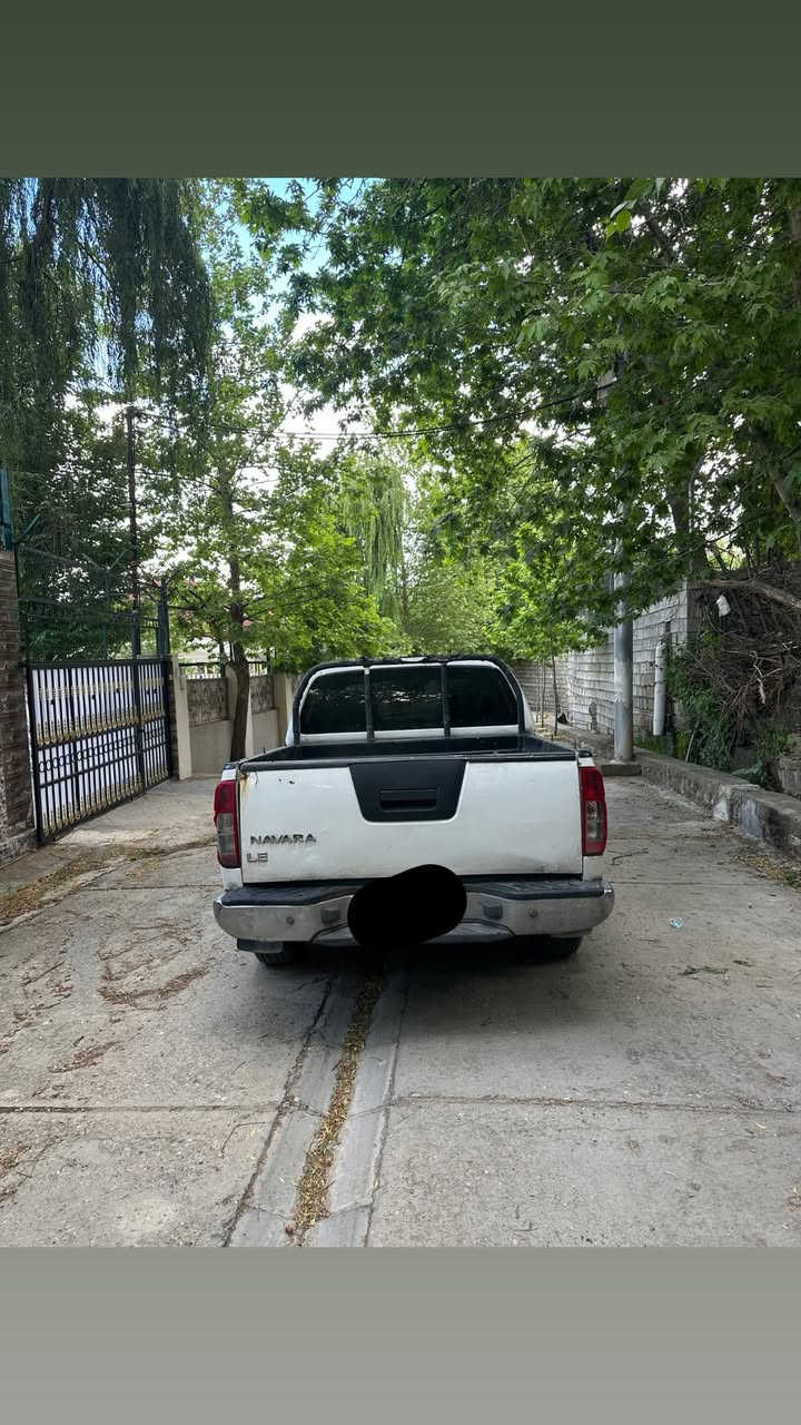 پيكاب نيسان ناڤاره گاز بوفروشتن ده بل اكسل موديل ٢٠١٣ گير مه كينه به شه رت هيج ليدراوي نيه بي بوياغ ته بريد كاره بايات هه موي ئيش ده كات نرخي ٦٠وه ره قه و كه ميك معامه له هيچ مه سروفي توندو توله جوار تايه ي تازه لو به ستراوه    ژماره ي موبايل ***********
