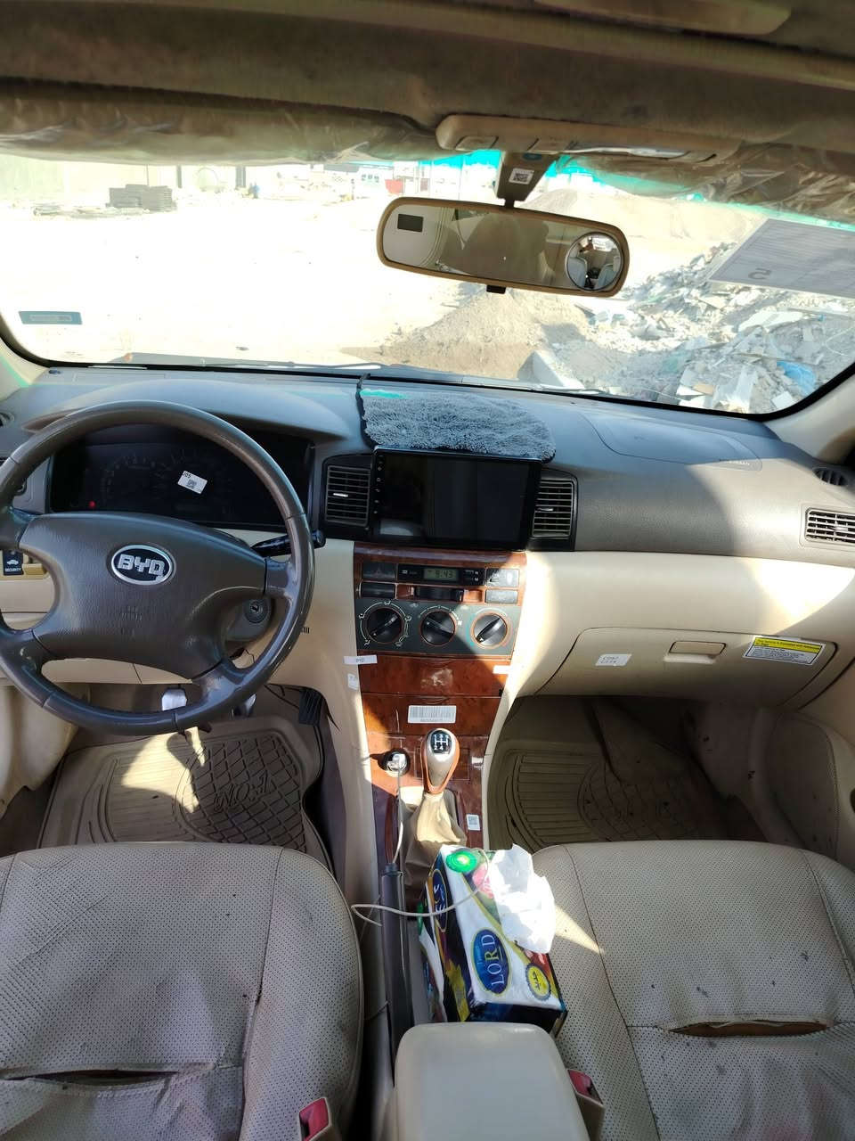 السلام عليكم ورحمة الله وبركاته سياره BYD موديل 2011 سياره خير من الله تبريد كير جديد صدر جديد بس محرك بي تنقيص فقط كول تبديله نص لتر تنقص سياره مكفوله من ضربه سعر 60وبيهه مجال قليل ممتواجد عل فيس هذا رقمي ***********
