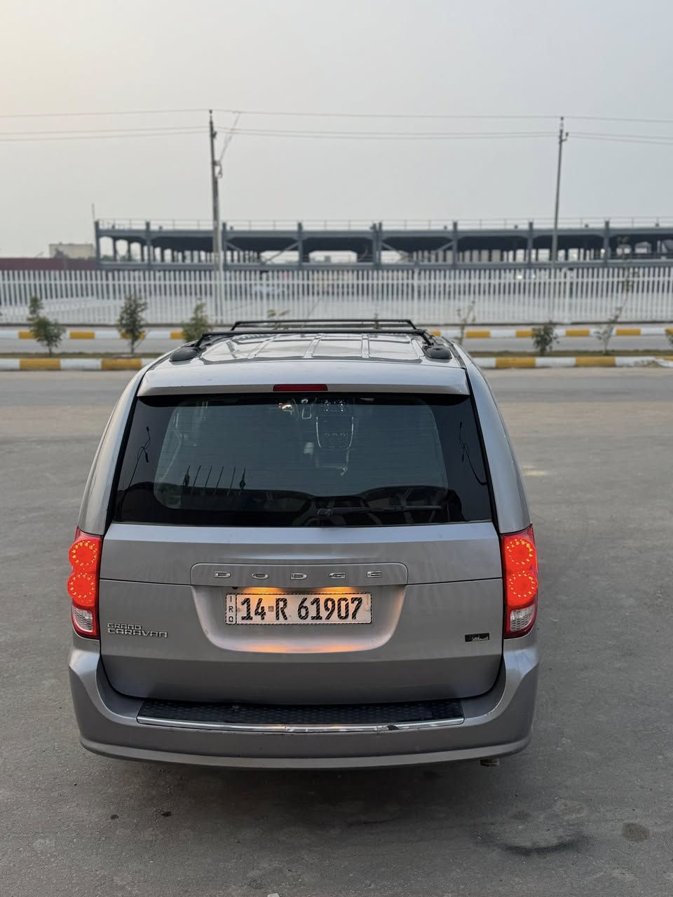 دوج كرفان فئة كرو بدون فتحه
موديل 2013
رقم بصره دولي بسمي شخصيا
7 راكب 
كشن منفصل سياحي
كشن كهرباء
كروز سرعه 
تبريد 3 قطع 
تشغيل عن بعد
شاشه اعطال
فتح وغلق الابواب بالبصمه 
نظام ايكو 
نظام مانع انزلاق 
ابواب كهرباء 
جنطة كهرباء 
شاشه جديده اندرويد
محرك 3.6 
اللون رصاصي 
كير محرك حداديه كهربائيات تبريد راديترات مكفوله
السعر ١٢٨ بيها مجال بسيط
اتصال على الرقم 
مكان السياره الناصريه تقاطع الرايات
***********
