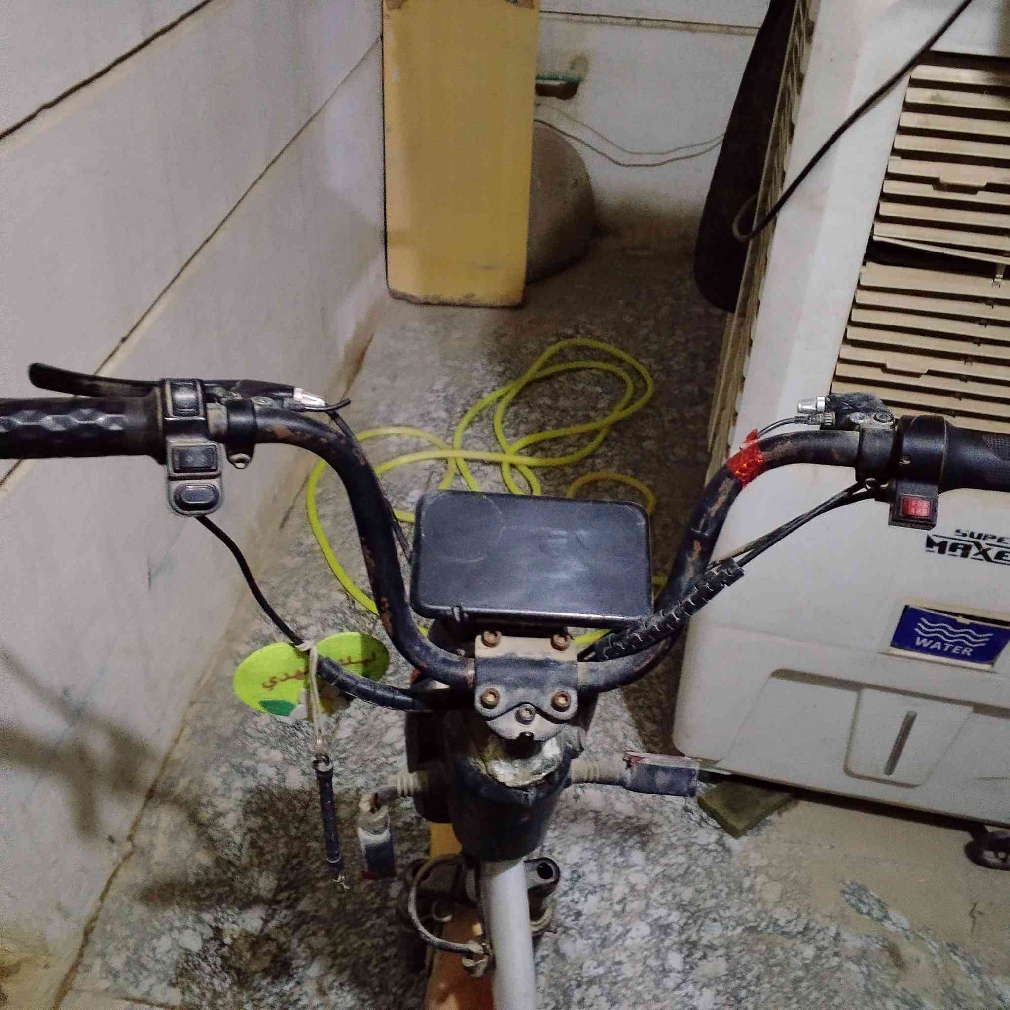 دراجه شحن للبيع بطاريات جديده تخم تاير جديد بريك جديد اشاير شغاله فقط اليسره مكسوره بريك امامي عطلان شاحنه جديده المفاتيح كامله و البصمه خربانه + السرعه 40 حقيقي ثلاثه سرع


**إذا كنت صاحب هذا الإعلان وتريد حذفه لأي سبب، رجاءا أرسل رسالة إلى الدعم الفني**