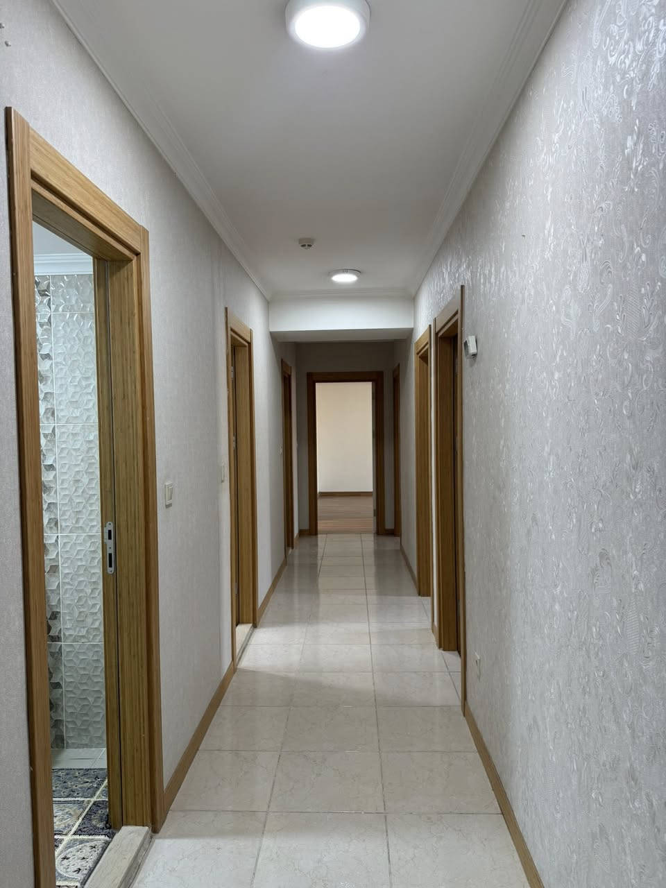 شقه للإيجار في رويا تاورز
٤ غرف وصاله مساحه ٢٢٠م
إيجاره ٨٠٠$ وبيه ومجال
للتواصل والاستفسار

0750 921 6696
