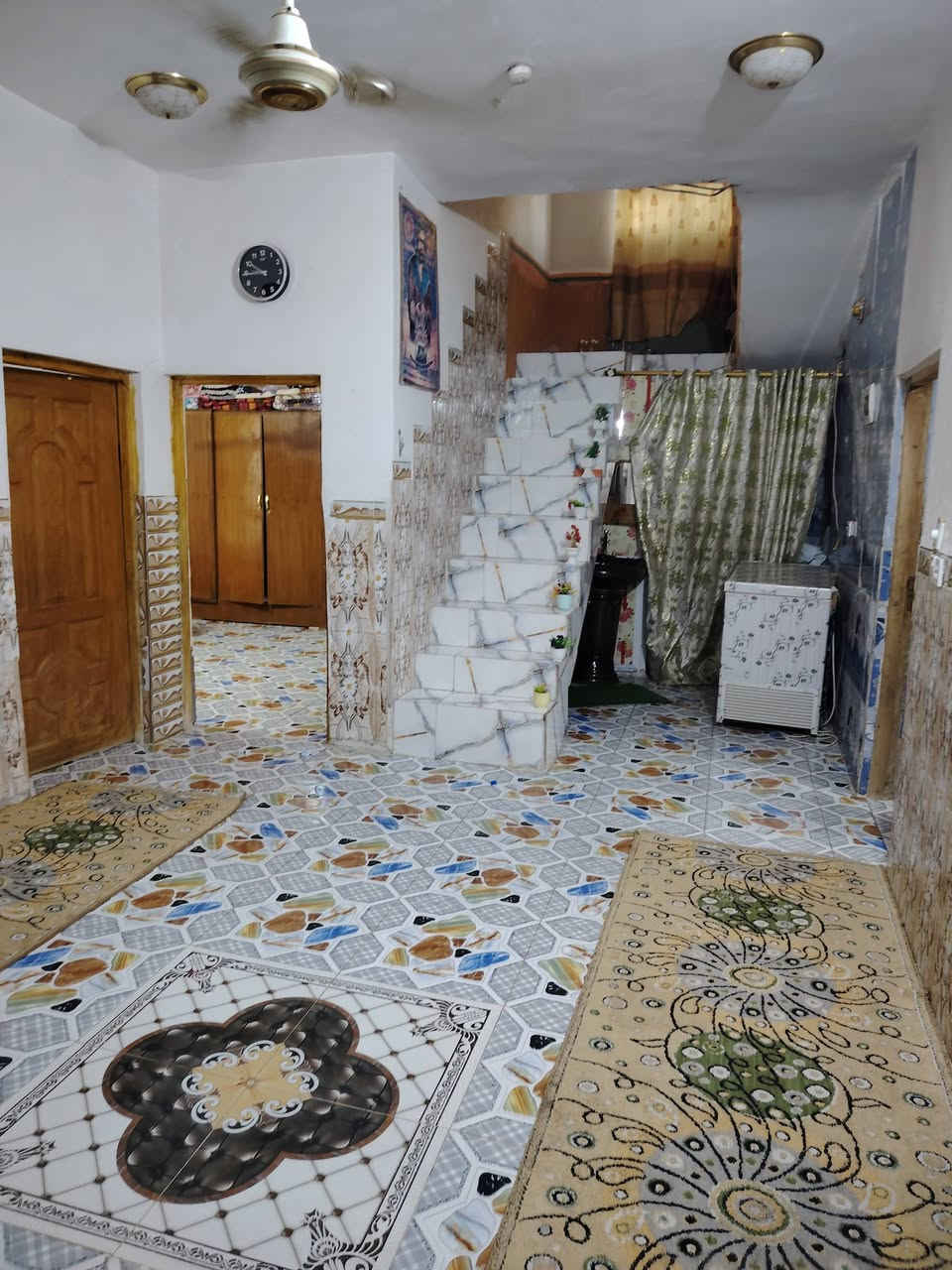 السلام عليكم
دار للبيع مساحة 200م غرف نوم عدد 2 استقبال صاله مطبخ مجمع صحيات 
ناحية النيل خلف محطه النيل الدولي 
السعر 47بي مجال 
الاستفسار على رقم ***********  
  ***********
