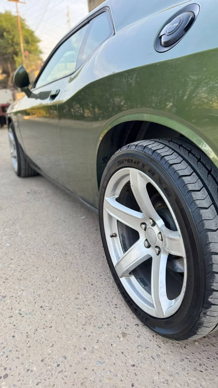 السلام عليكم
جالنجر موديل 22 فئة RT مكينه 5700 ماشية 70 km لون زيتوني رقم بغداد باسمي

مواصفات 
شاشة كبيرة كار بلي
خزن كشنات 
تحكم كهربائي كشنات و ستيرن
شفتات ستيرن
تدفئة وتبريد بالكشنات 
نقطه عمياء

الإضافات 
دمام صوت Harman/kardon
شوتة رياضي
كاتش كان 
ويل نجمة جديد حجم 20

السيارة كاملة من كلشي
-صدر جديد
-كير مكينه مكفوله 
-برمجة كامله 
-منضومة بانزين كاملة تبديل نوزلات+بلكات+عبوة
-تخم تاير جديد 

الحادث
ثلاث قطع صبغ جاملغ امامي وباب وجاملغ خلفي توحيد لون جهة عكس السايق +تبديل بنيد تحديث

السعر 178 وبيه مجال
العنوان بغداد 
للاستفسار الاتصال
0773 379 9618
