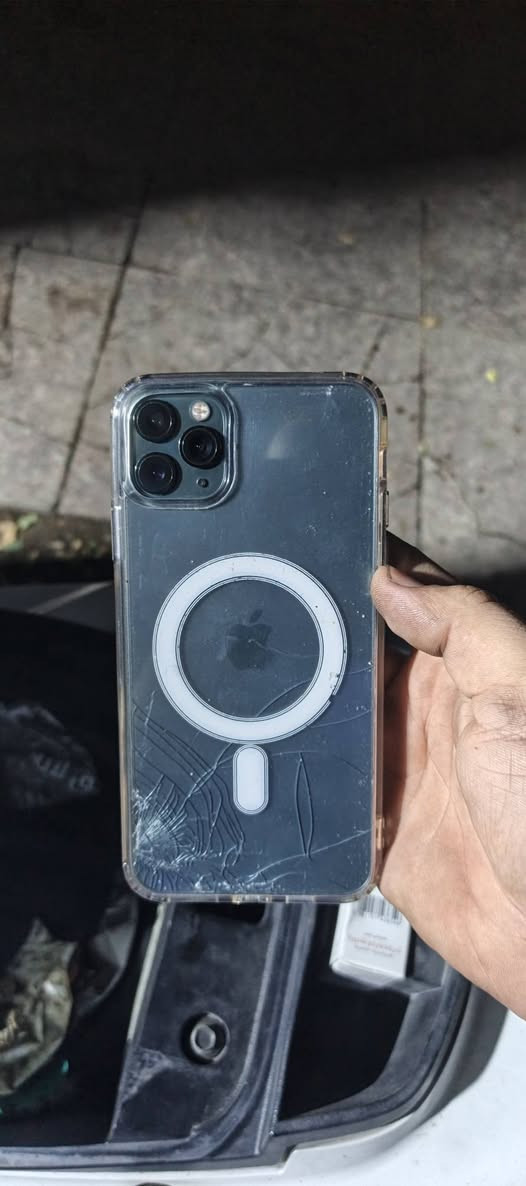 ايفون 11 برو ماكس مبدل بطاريه وشاشه نوعيه ممتازه اولد فقط حساب ابل ايدي متعطل داخل الجهاز كل 10 دقايق تجي رساله للرمز ابل ايدي  نضيف وكفاله شاشه وبطاريه وكلشي رايده ب 250 الف وبي مجال رقمي ***********
