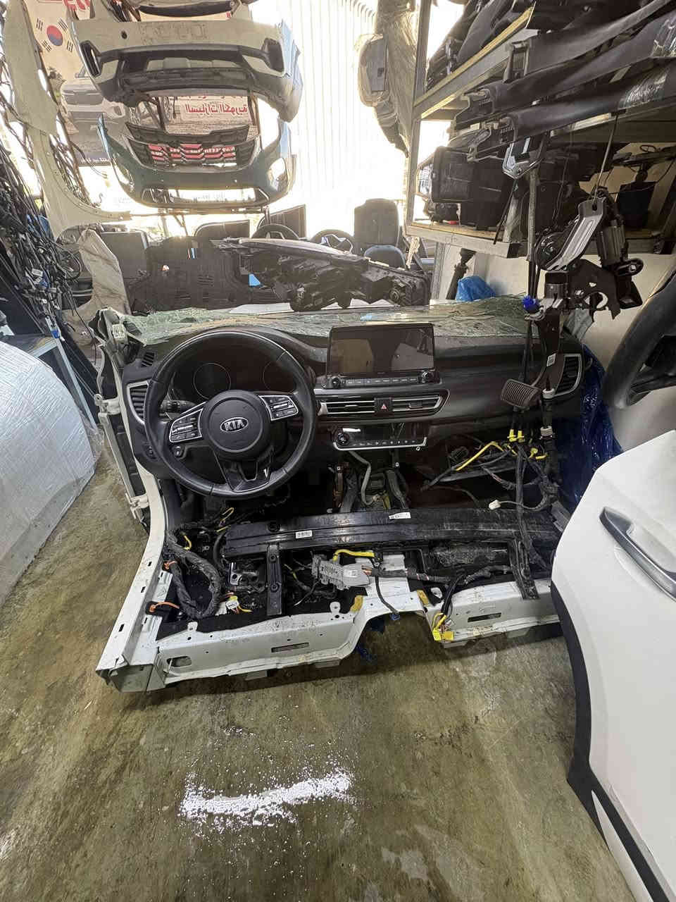 السلام عليكم زبائننا الكرام 
يعلن عالم الكوري عن وصول حاويه لجميع قطع الغيار للسيارات الكوريه للموديلات  2021 2020و2022و 2023و ٢٠٢٤ و ٢٠٢٥ بالاضافه الى توفر كيا سيلتوس بجميع موديلاتها 
للتواصل و الاستفسار الاتصال على الارقام التاليه :
***********
***********
متواجدين على الواتساب على مدار ٢٤ ساعه
