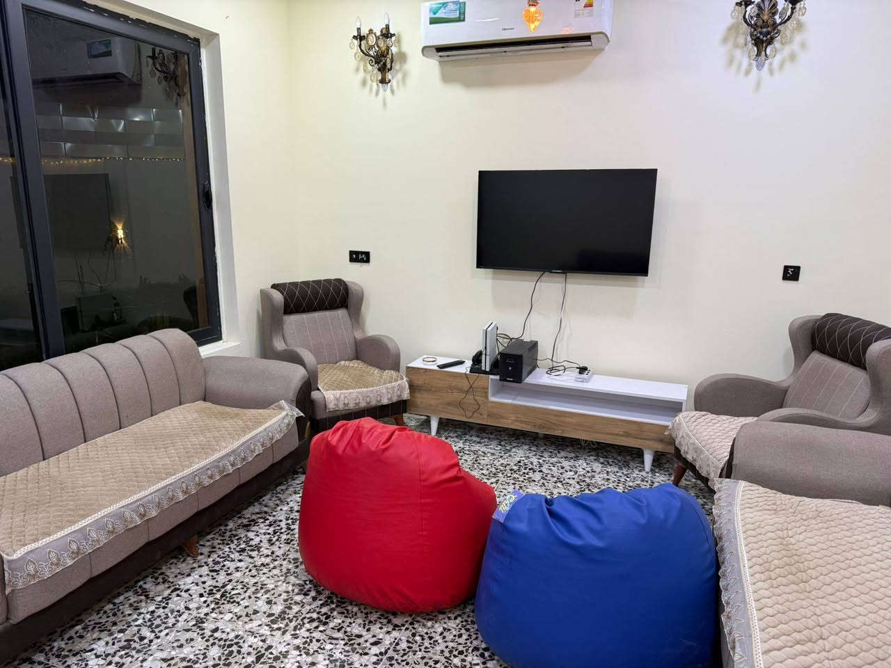 سلام عليكم يتوفر حجوزات على طليه أيام السبوع بسعار مناسبه العنوان الدوره البوعيثة استفسار رقم ***********
