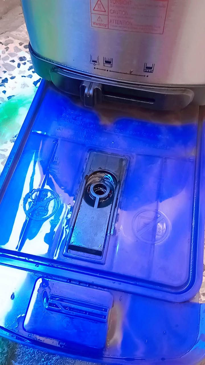 قلايه زيتيه اجنن استعمال مره وحده ماركة سلفر كريست جابولياها هديه اريد ابيعها


**إذا كنت صاحب هذا الإعلان وتريد حذفه لأي سبب، رجاءا أرسل رسالة إلى الدعم الفني**