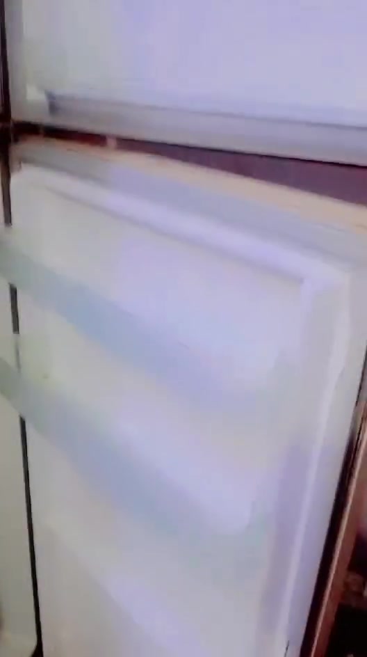 ثلاجه. نضيفه مستخدمه وتبريده ثلج سعره 230 وبيه مجال. وبيه مجال


**إذا كنت صاحب هذا الإعلان وتريد حذفه لأي سبب، رجاءا أرسل رسالة إلى الدعم الفني**