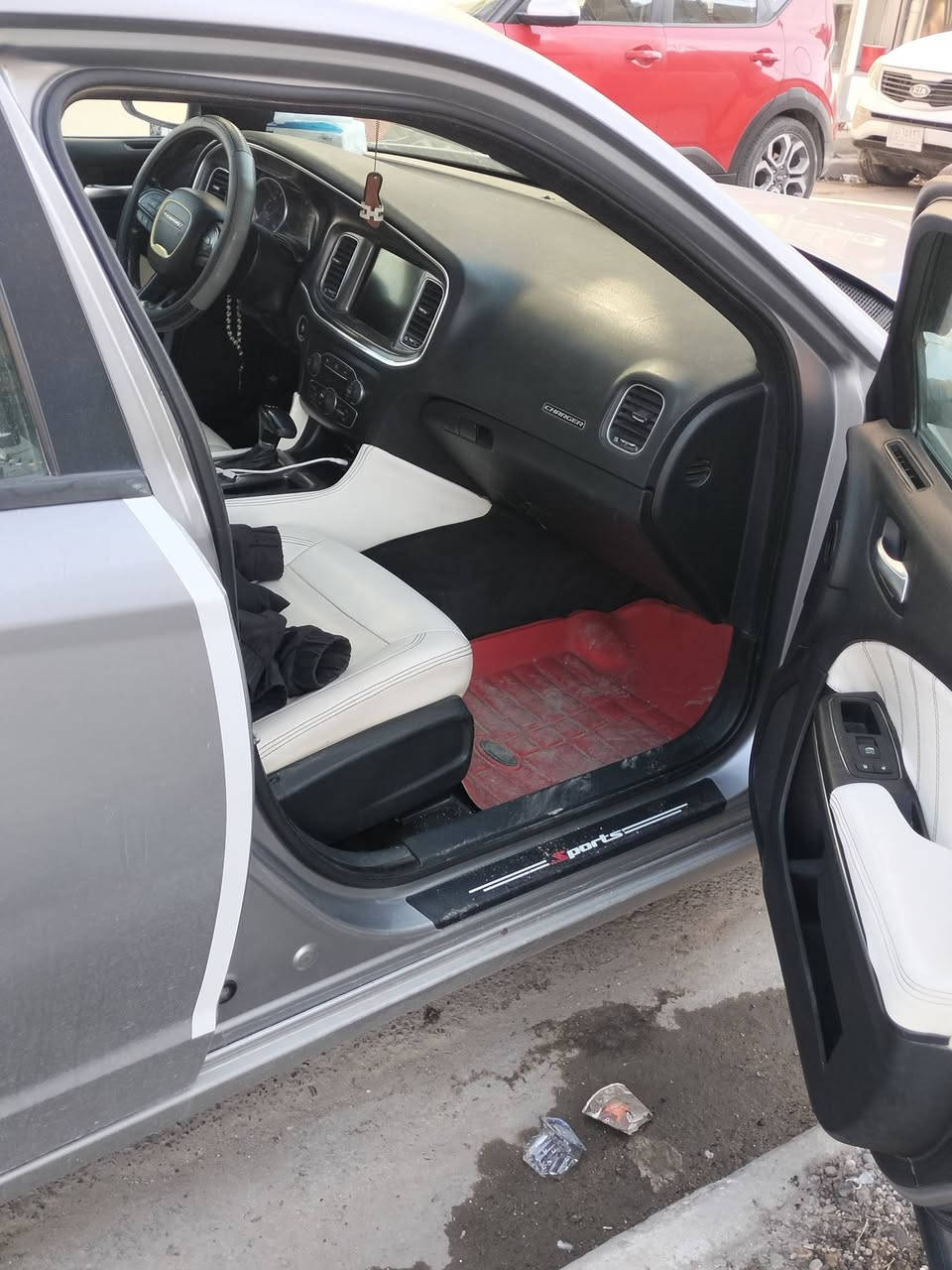 سلام وعليكم
جارجر موديل 2015 بغداد بسمي اصل 15
وارد كندي صور حادث ماعندي بيهه سونار 
حاث جاملغ عكس سايق وبنيد وبيهه صبغ باب صدر اني صبغته/يعني 3قطع صبغ بدون دواخل لا لغد ولا شاصي دكو جاكوج مابيهن شرط الفحص #/ترهم مراوس جيب لاريدو 14وفوك 
سياره جاهزه كل نقص مابيهه 
لتواصل ***********
عنوان بغداد
