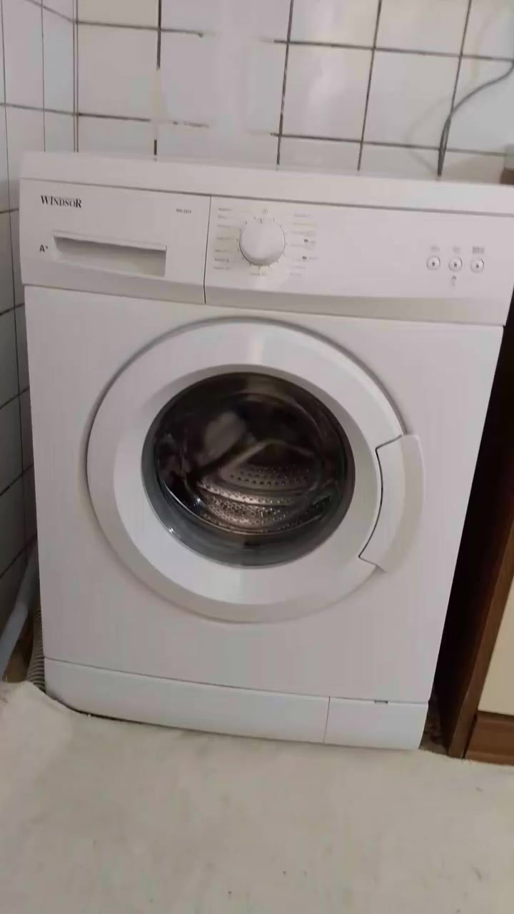 السلام عليكم غساله للبيع سعر 175 باستفسار على هذا الرقم ***********
