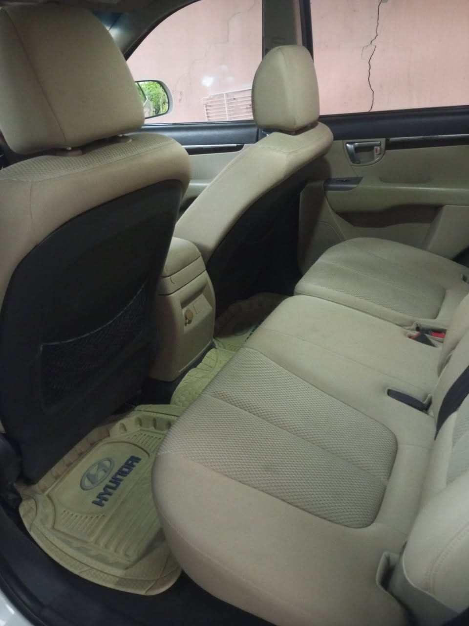 السلام عليكم هيونداي سنتافيا 2011خليجي مكفولة كفالة عامة فول مواصفات بصمة فتحه كشن كهرباء بصمة ابواب السعر 160وبيهة مجال للاستفسار ***********
