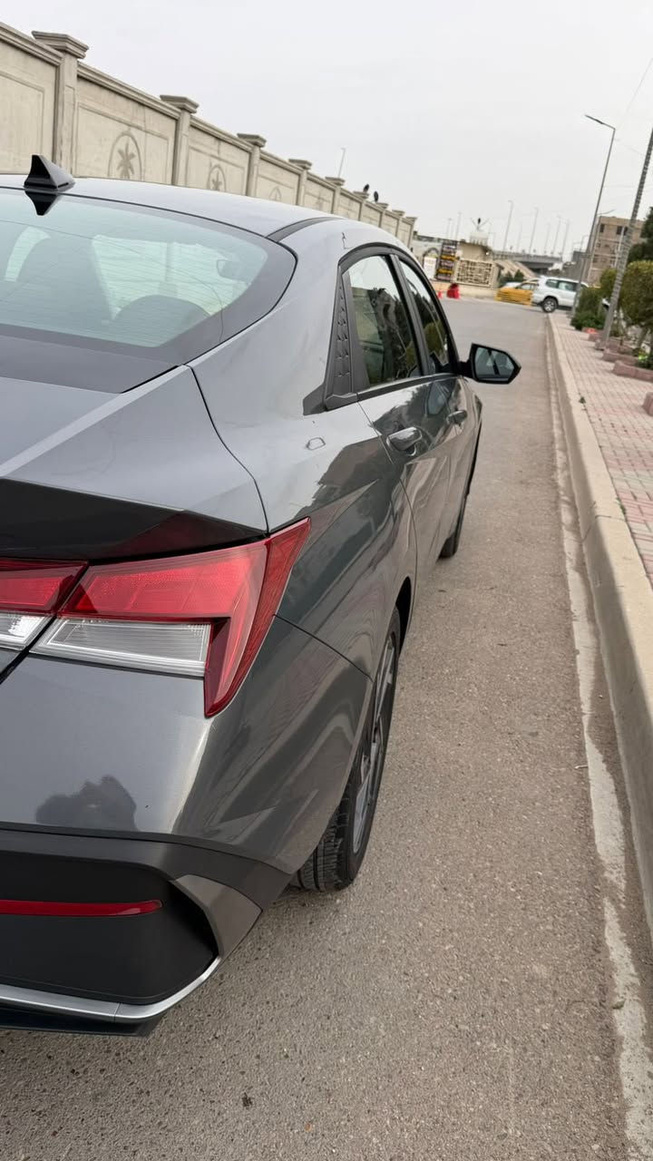 هيونداي إلنترا موديل 2024 فول مواصفات
🔹 بدون صبغ – تبديل قطع فقط (جميع القطع نفس اللون)

🔹 المواصفات:

 • فتحة سقف سلايد

 • بصمة تشغيل

 • بصمة أبواب

 • تشغيل عن بعد

 • رادار أمامي

 • رادار خلفي

 • رادار جانبي

 • مانع اصطدام

 • تحديد مسار

 • وقوف ذاتي (Auto Park)

 • مثبت سرعة

 • LED داخلي

 • كراسي تدفئة

 • أضوية زينون

 • ويل كب رياضي

 • شاشة ثلاث أنظمة

 • شاشة ديجيتال

 • كاميرا خلفية

🔹 معلومات السيارة:

 • محرك 2000 دوش (المرغوب)

 • الممشى: 19 ألف كم حقيقي

 • تخم تاير + ويل كب

 • رقم بغداد

💰 السعر: 16,700 دولار

📞 للاستفسار:

***********
