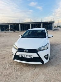 تيوتا يارس موديل 2015بي سبوغ  مكينه گوره هه موو كياني به شرته ده بوده ...