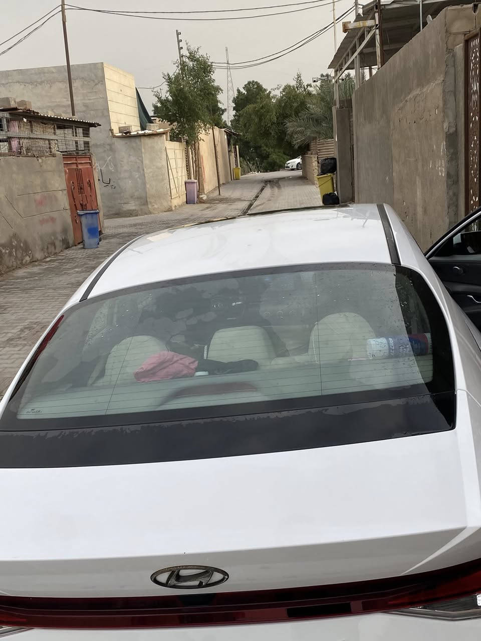 السلام عليكم انتره مديل ٢٣خليجي كوري اصل كفاله السياره بيها ملاحضات طخه بلخاملق الخلفي ورصعه بلباب وضربتين بلبنيد ١٥٨بيها مجال فول عده البصمه ***********الف وستميه دوش

