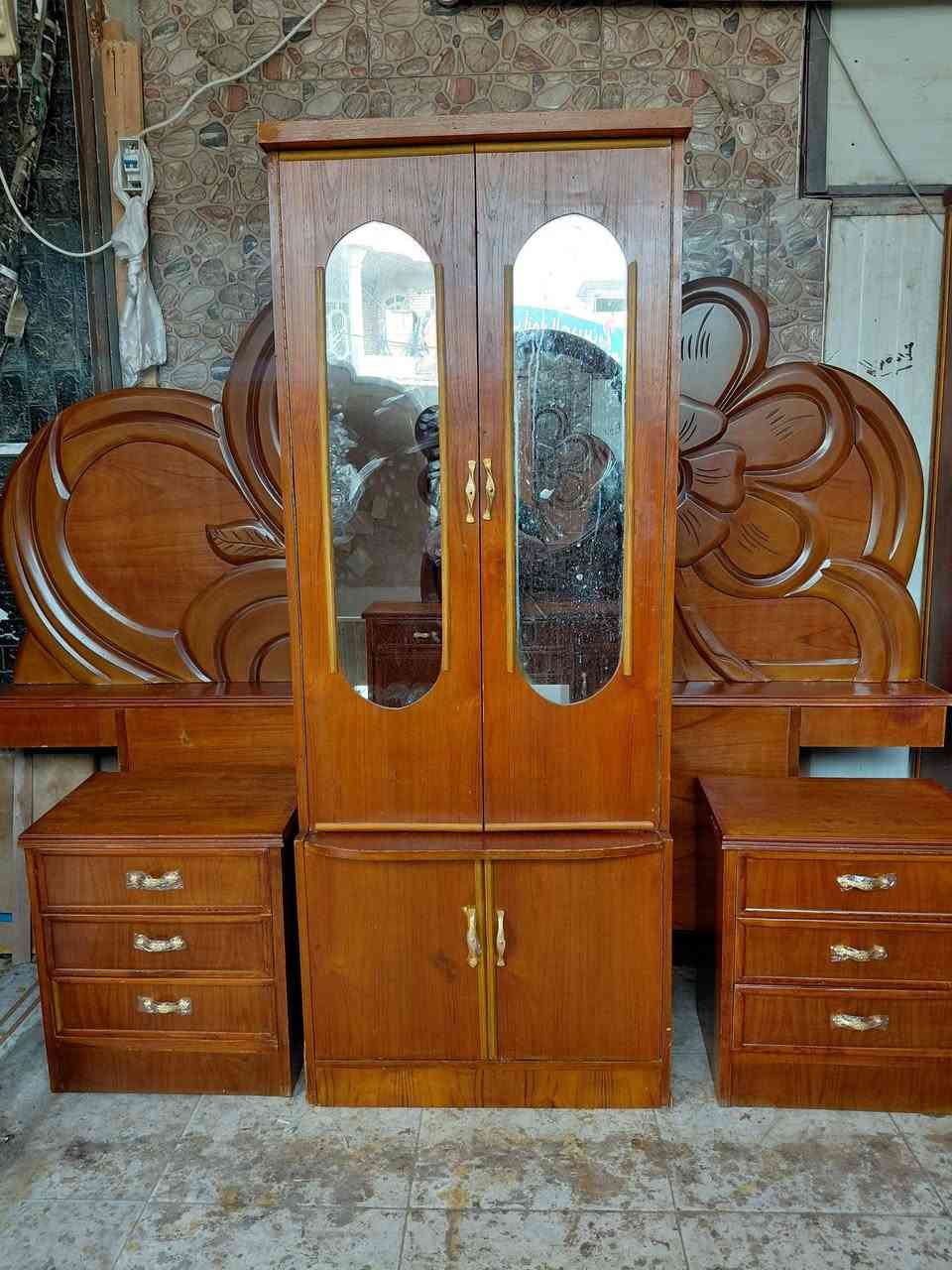 غرفه نوم ام السته طابقين داخل وخارج صاج ضهر جرجوبه زاويه كنتوري خمسه ملم مستعمله عنوانه كوت حي الجهاد شارع النجارين نجارة ومعرض الحجامي الاتصال او مراسلة الصفحه ***********
