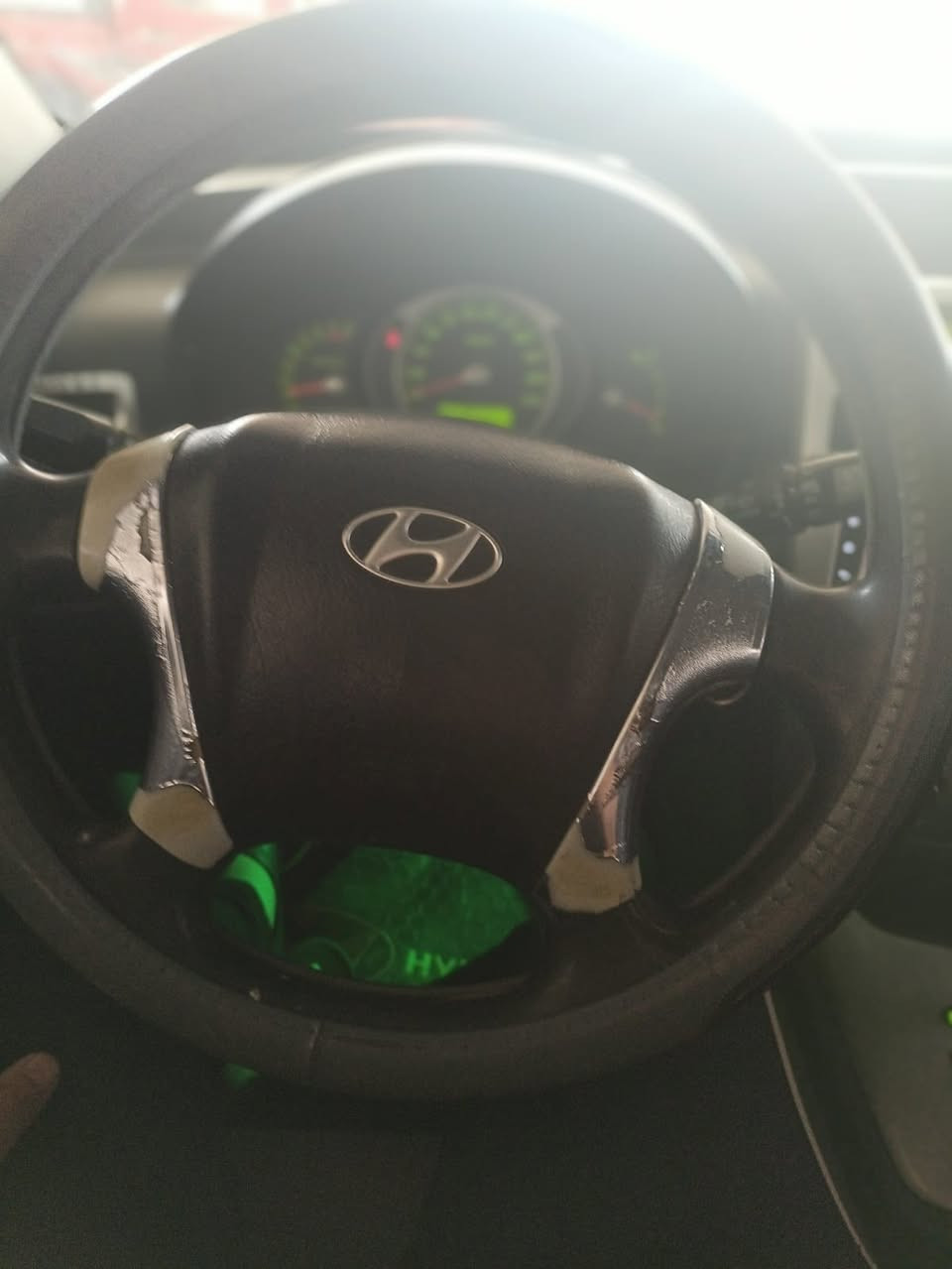 هونداي 2009
محرك 2000
رقم بغداد دولي تحويل مباشر 
صبغ قطعتين موجود السونار بالصور 
مكانها قضاء بلد 
للاستفسار ***********
