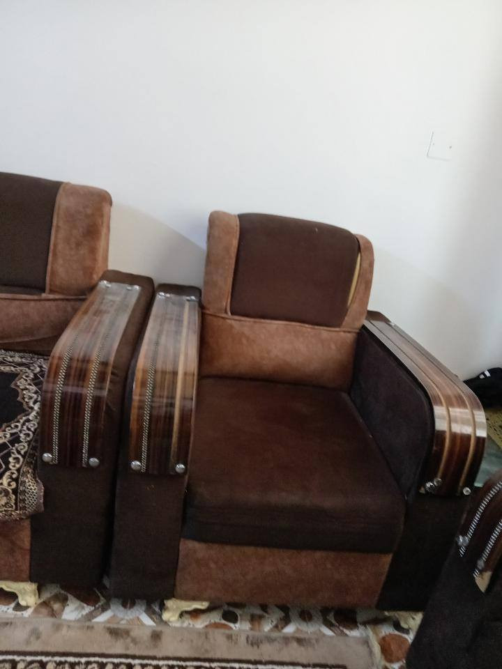 سلام عليكم ورحمة الله وبركاته يوجد تخم قنفات البيع بحي جولان ثانيه السعر 250بي مجال حك جيه ***********/***********واتساب تصال
