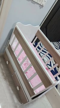 سرير اطفال • سنة ونص • نضيف