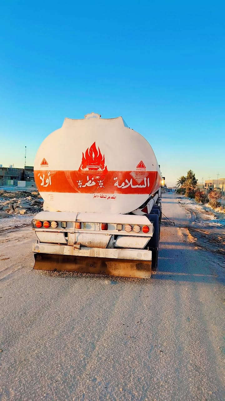 من رخصت مدير لاكروب السلام عليكم تانكي حقي للبيع موديل ٢٠١٤ مكفول من اي ضرر تايرات اخو الجديد الكهربائيات كله شغاله التانكي جاهز للعمل للاستفسار ***********
