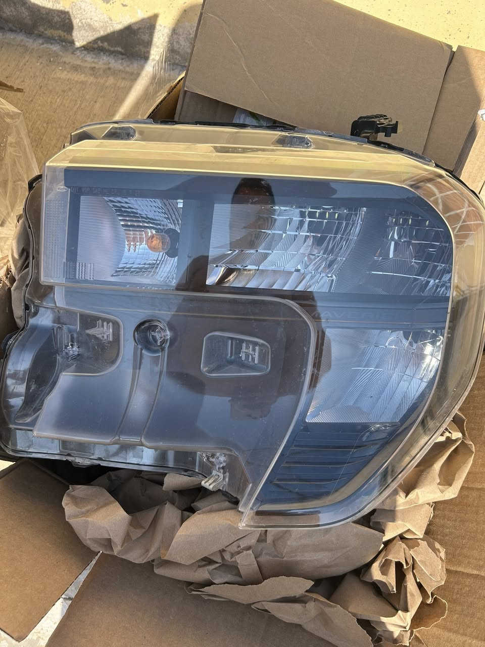 يعلن كراج حويدر عن وصول طلبات الزبائن. لايتات فورد  مافريك ٢٠٢٥ للحجز التواصل *********** واتس اب مدة الوصول ١٥ يوم
