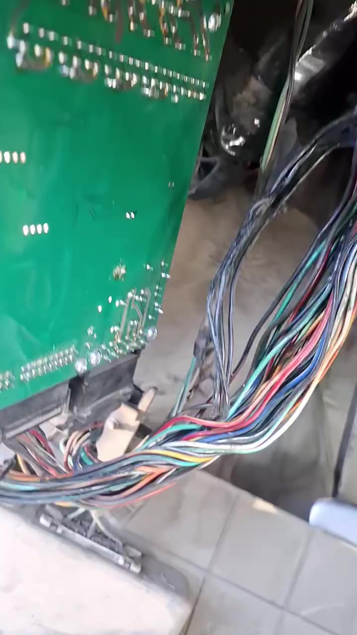 كرت يشغل،ماسحة،سكن لايت،يشارة يمين يسار،جام٤،هورن،قفل٤مركزي،سلف سيارة Ck


**إذا كنت صاحب هذا الإعلان وتريد حذفه لأي سبب، رجاءا أرسل رسالة إلى الدعم الفني**