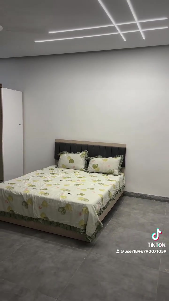 🌧️🌟منتجع براندو 👒
تحتوي المزرعة على 👇🏻🌧️

💺صالة كبيرة مؤثثة   وين. الناجحين الأبطال. السهرو  يله. على منتجع اخذو استراحه 🛝🌴🏊‍♀️🏸🎊🎉🥇
🌴غرف نوم عدد 2مؤثثة ومكيفة
🍽️🍴🥄مطبخ مجهز بلكامل 
2حمام +تواليت غربي وشرقي منزع خاص بل مسبح 🏊 
مسبح كبير 🏊🏻‍♀️ 
🏊‍♂️مسبح للاطفال 👶🏻
⛱️🌴حديقة  مساحة ٥٧٠+ جلسة جميله وراقيه
🍗🍖مناقل للمشاوي والسمك 
🔌 كهرباء على مدار 24ساعة 
ا 🛜 انترنيت فائق السرعة 4G
بارك سيارات يتسع 4 سيارات  🚘 🚙 
🌴العاب كبار فيشة 🏸 ولعبة ريشه + العاب اطفال مراجيح 🛝وكرسي  دوارخصم خاص العرسان👰🏼🤵🏼‍♂️
📍العنوان :صلاح الدين قضاء بلد
للحجز والاستفسار الاتصال على الرقم 
 اتصال*********** @إشارة
