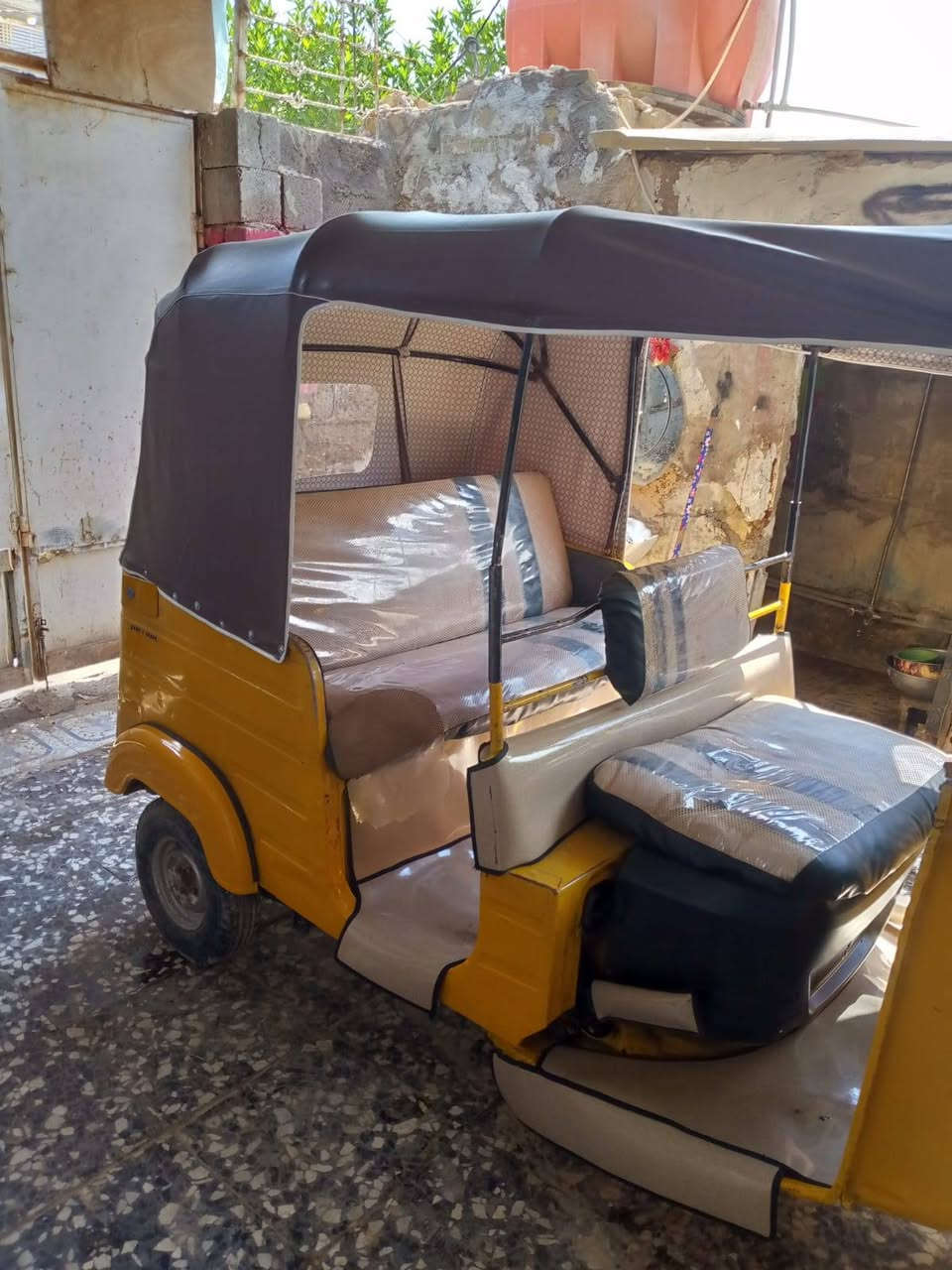 سلام عليكم تكتك البيع موديل 18وطلعه19وكيل عماره 3700وبيهء مجال***********
