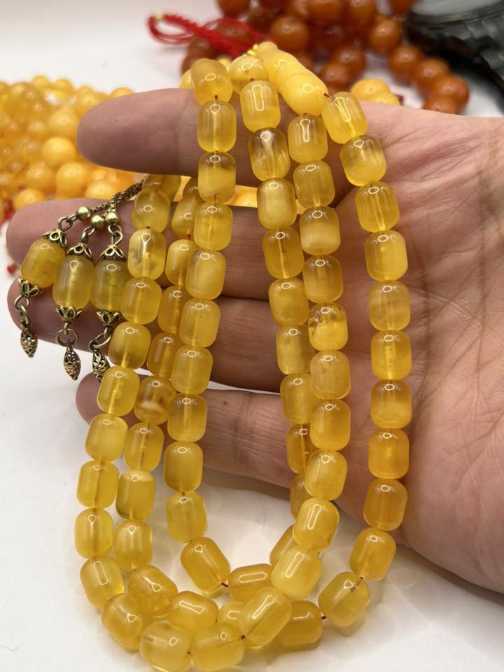 مسباح كهرب حر طبيعي كنغرادي قشطة بعسل منوصف بالكامل مع كركوشة فضة 925 الوزن الكلي مع الكركوشة 43 غم عدد الحبات 75 حبة مع 3 حبات اضافية بالكركوشة السعر خاص يوجد توصيل للمحافظات كافة.


**إذا كنت صاحب هذا الإعلان وتريد حذفه لأي سبب، رجاءا أرسل رسالة إلى الدعم الفني**