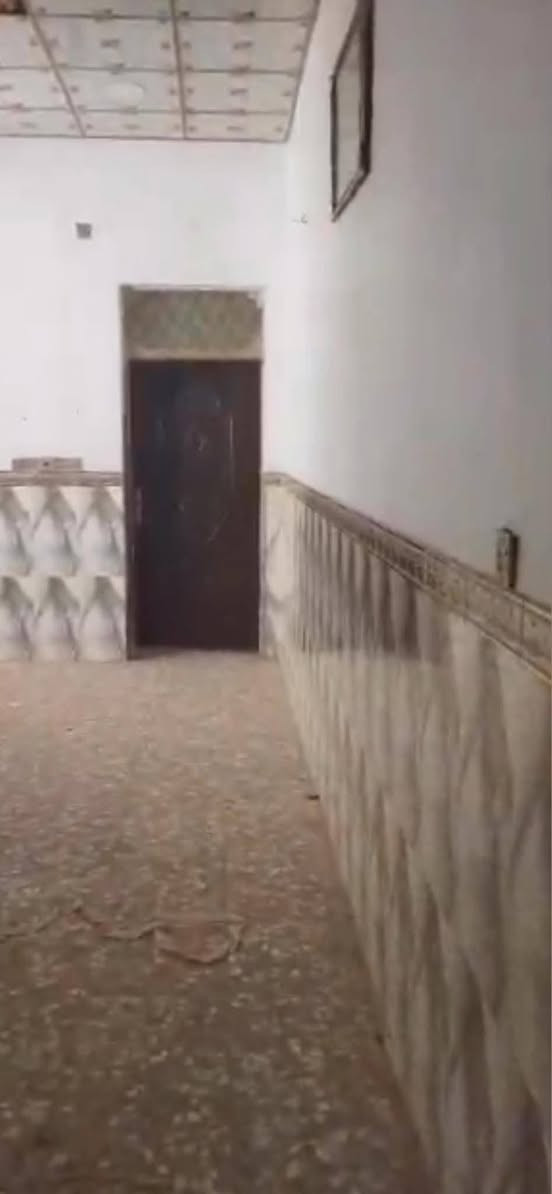 عرض 139
بيت 🏠 للايجار 100م نظيف 
السعر 250

الموقع 📌 حي نداء قرب شارع 60 العرضي الاول يم شارع جامعه كفيل

 يحتوي غرفه واستقبال و مطبخ و صاله وصحيات
@سيد مقتدى


**إذا كنت صاحب هذا الإعلان وتريد حذفه لأي سبب، رجاءا أرسل رسالة إلى الدعم الفني**