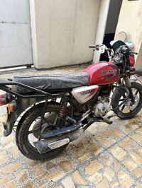 دراجه بوكسر لبيع متروكه صار فتره كلشي بيه شغال أوراق كامله 07728062063