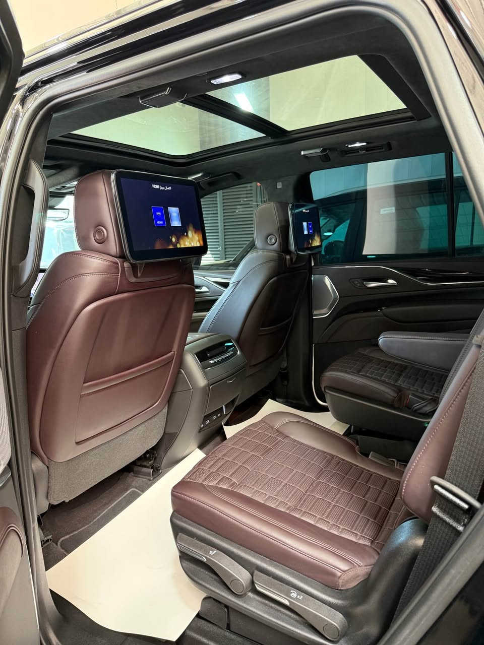 * شركة ذرى الخليج / بغداد النهضة الشارع الثاني 
* ⁠سعد العبيدي (*********** & ***********)
* السعر (99.000 $) او (152 مليون دينار رقم بغداد ضمان 
* كديلاك اسكاليد اسبريسو 2024 ضمان المنصور (5 سنة)
* ⁠العداد (3100 كم) مغلفة (ppf) 
* ⁠مكفولة كفالة عامة 
* انتبه (تنته شامو - كراسي مساج - 36 سماعة - داخل احمر محروق)
* ⁠محرك 8 سلند (6200) 
* ⁠بصمة تشغيل مع بصمة ابواب
* ⁠فتحة سقف (بنوراما)
* ⁠حساس خلفي وامامي
* ⁠كامرات عدد (5) 360 درجة
* ⁠شاشة امامية بالحجم الكبير 
* ⁠شاشات خلفية عدد (2) 
* ⁠كشنا ت جلد احمر تشغيل عن بعد
* ⁠جنطة كهرباء شحن لاسلكي 
* ⁠شاشات عرض نظام الرفع (جكات)
* ⁠رادارات جانبية امامية خلفية 
* ⁠كشنات تدفئة و تبريد وذاكرة 
* ⁠دفع رباعي (4 *4) شاشة عرض (داتا شو )
* ⁠وباقي مواصفات (الاسبريسو) المعروفة
* ⁠السيارة مع الملاحقات (جك وسبير وارضيات وسماعات …..)
* ⁠السعر (99.000 $) او (152 مليون دينار )
*للاستفسار الاتصال على الرقم (***********)*
* نتعامل مع الزبائن بنظام البيع والاستبدال والمراوس
* اوقات العمل من (11 صباحاً الى 9 مساء) بغداد, العراق
