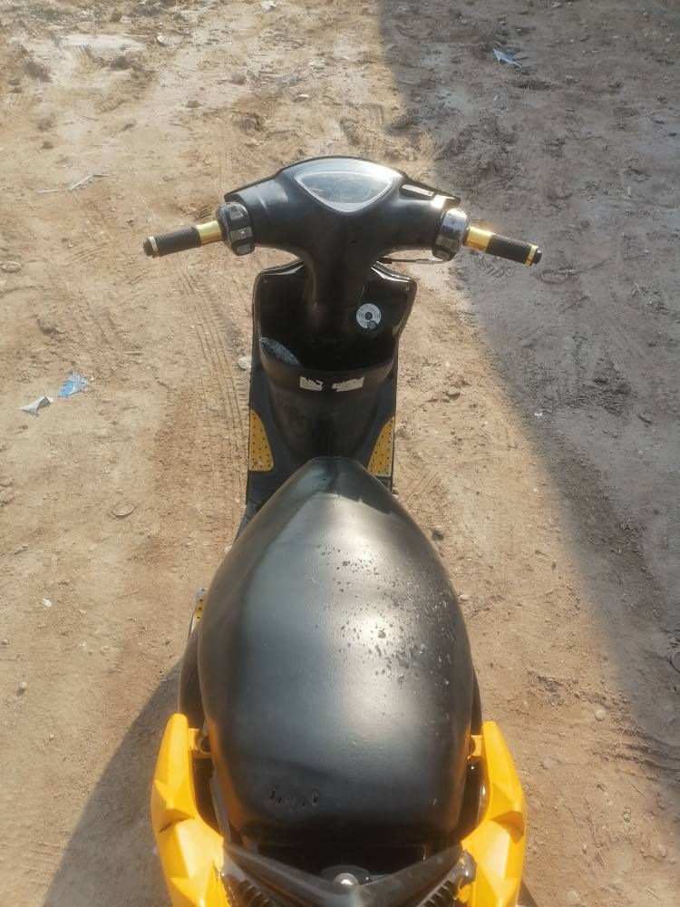 السلام عليكم 
ماكس عدله للبيع او مراوس ب نامه حربي بوشه 49 ما مفتوحه كهربائيّة كلها شغاله بس نقص كتف شحن وبريك امامي سعر 750 وبيها مجال اي ستفسار ***********
