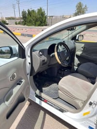 نيسان سني هندي موديل 16 براويه دوبيه  كير مكينه بشرط  سعرى 33 $ كمه مج...