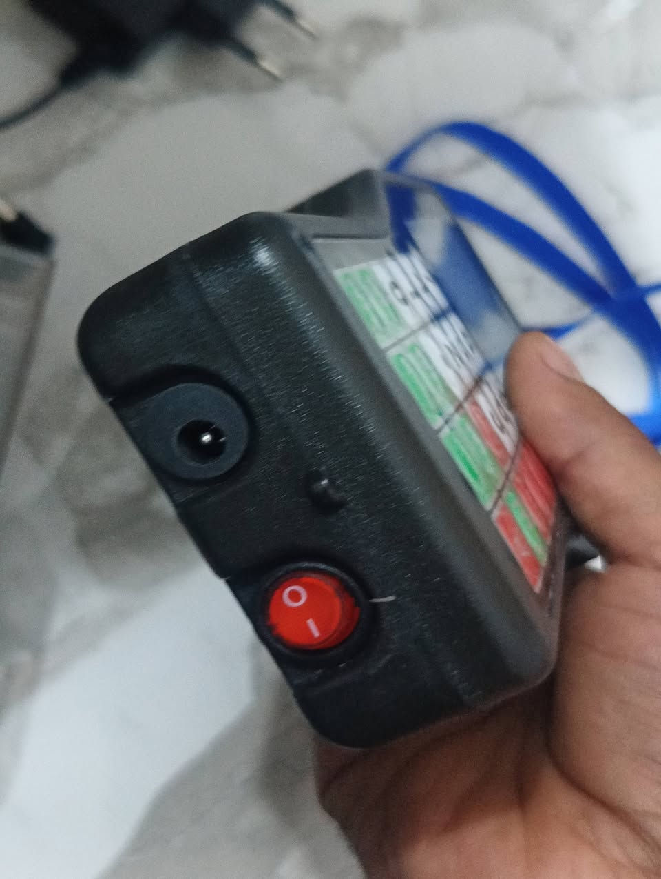 سلام عليكم ورحمة الله وبركاته جهاز بهذا الشكل كامل جديد غير مستخدم الي يخدمه ينطيني سعر بي


**إذا كنت صاحب هذا الإعلان وتريد حذفه لأي سبب، رجاءا أرسل رسالة إلى الدعم الفني**